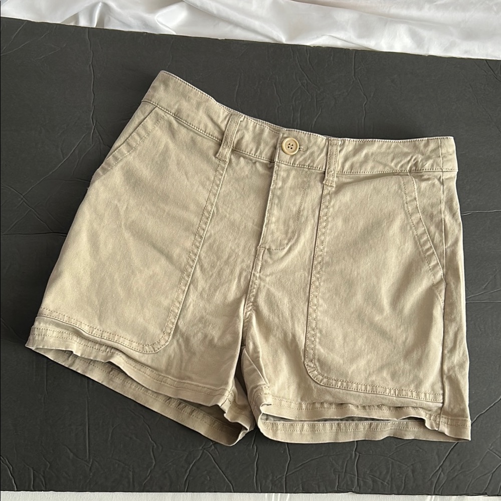 Redy Tan Cargo Shorts with Mid-Thigh Length
